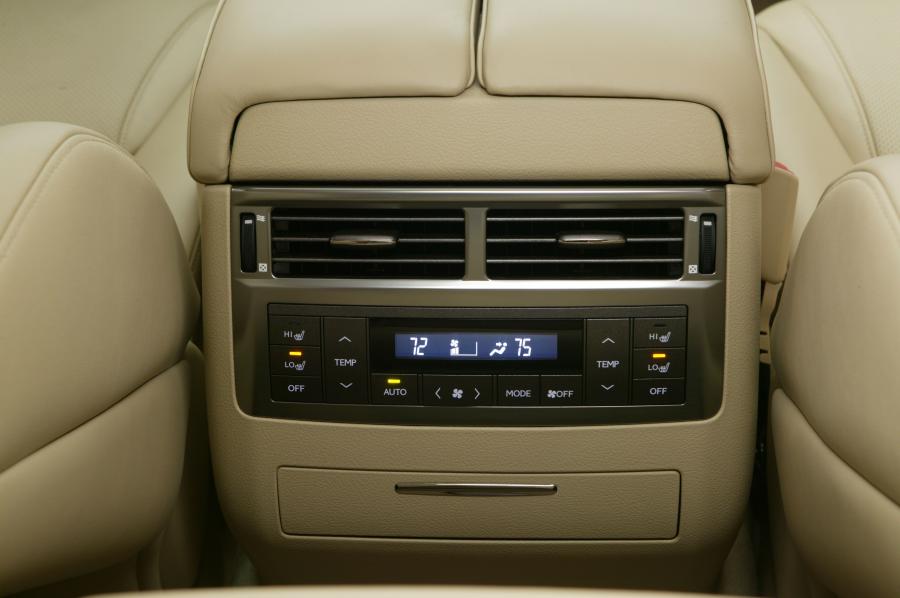  Lexus LX570 2008 года  (фото 73 из 221)